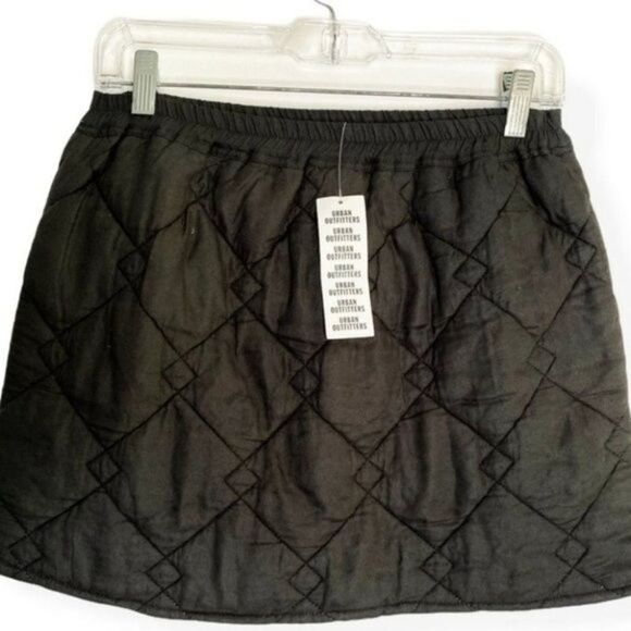 Urban Outfitters quilted mini skirt black size small - Picture 2 of 10
